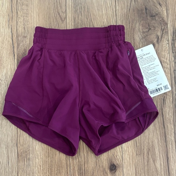 NWT Lululemon Hotty Hot High Rise Shorts 4" In Chilled Grape Size 0 - Picture 2 of 7